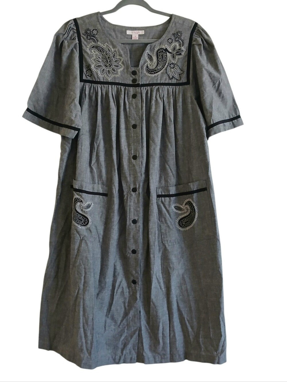 GO SOFTLY PATIO Paisley Embroidered Button Front House Dress Women's M Gray